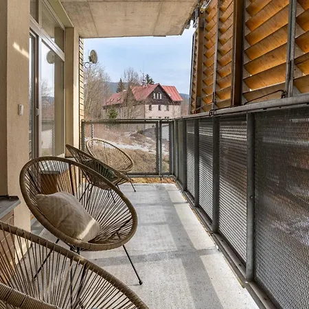 Large With Balcony In 아파트