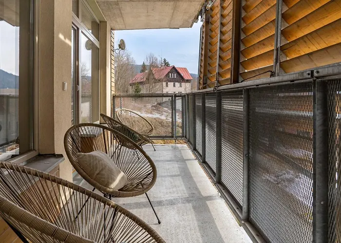 Large With Balcony In 아파트